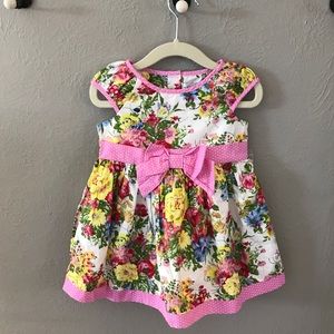 💕NWT Gorgeous Floral Baby Dress with Bow 💕